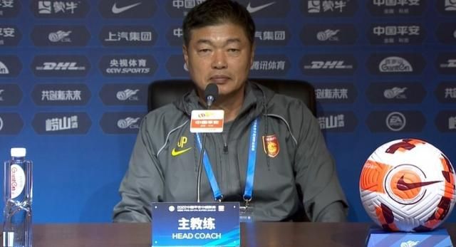 根据赛程安排，国足将分别于明年1月13日、17日、22日迎战亚洲杯小组赛同组对手塔吉克斯坦队、黎巴嫩队和卡塔尔队。